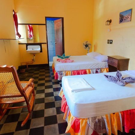 Hostal Lazybones León Екстериор снимка