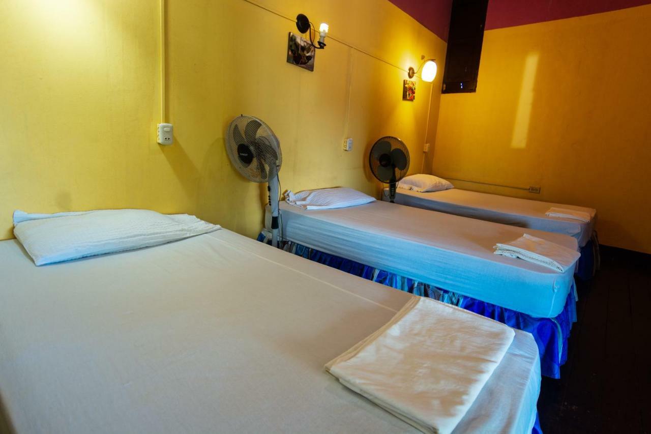 Hostal Lazybones León Екстериор снимка