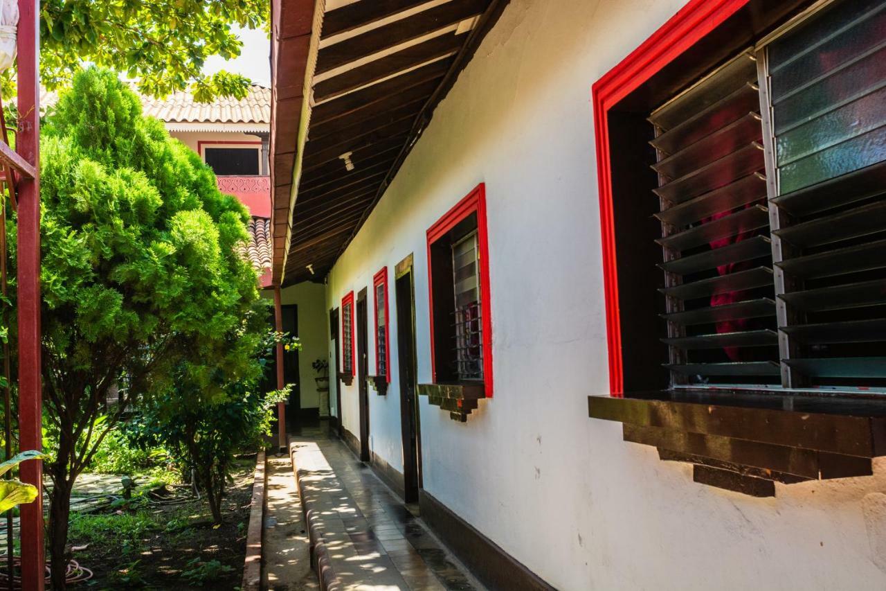 Hostal Lazybones León Екстериор снимка
